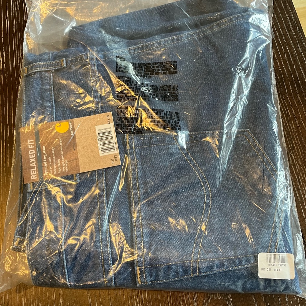 Carhartt Men’s relaxed fit jeans - NWT - Size 44x30